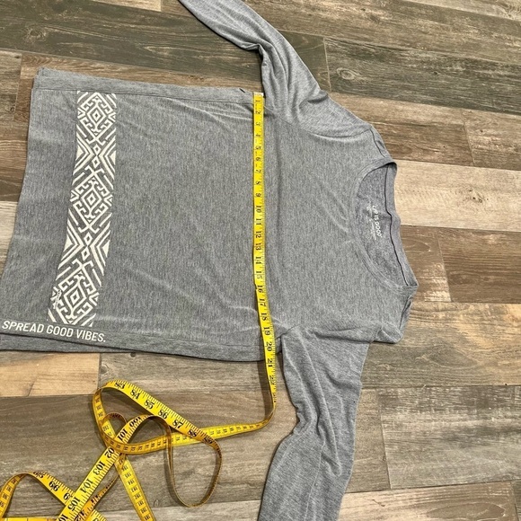 Life is good Spread good Vibes split sides long sleeve shirt Women size Small - Picture 6 of 9